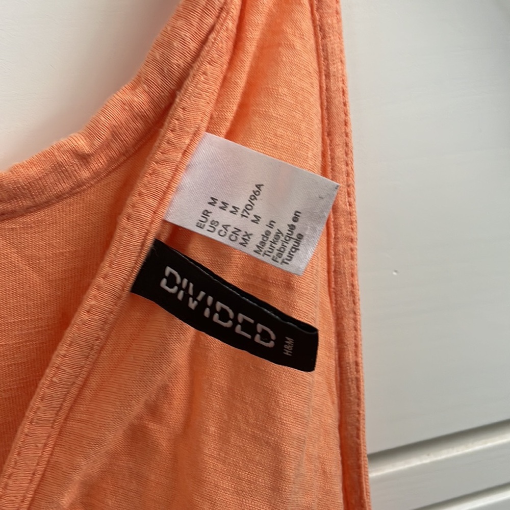 H&M DIVIDED Tanktop - Picture 2 of 3